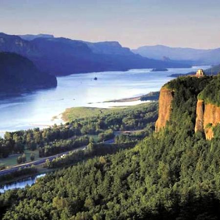 Holiday Inn Express Portland East - Columbia Gorge By Ihg Troutdale Eksteriør bilde